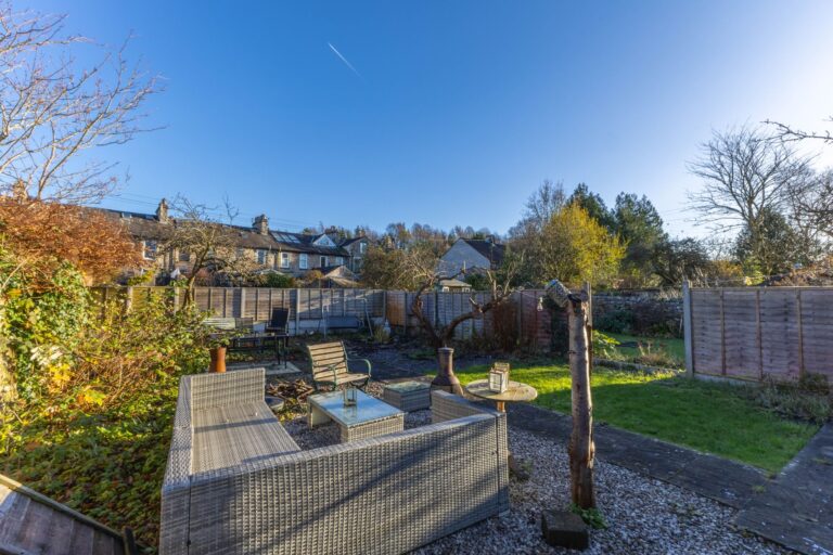 Castle Crescent Image