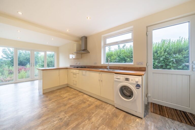 White Gate Glebe Road Image