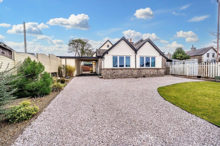 Higher Crossings Cottage Hollins Lane Image