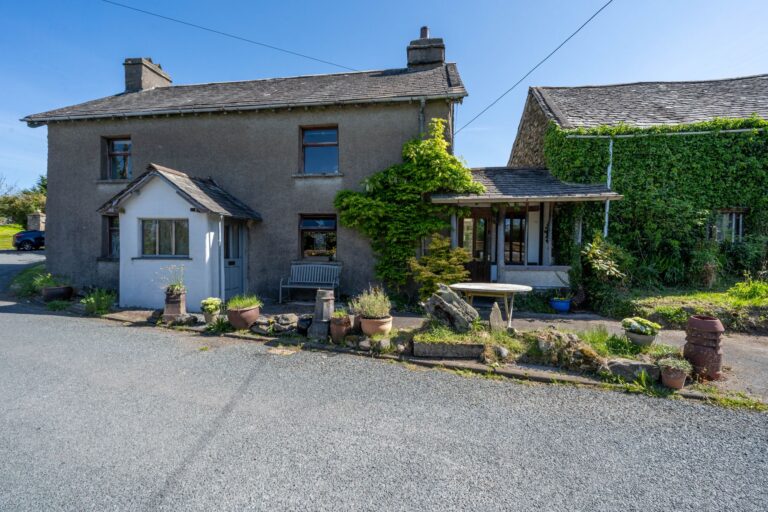 School House Farm High Brow Edge Image