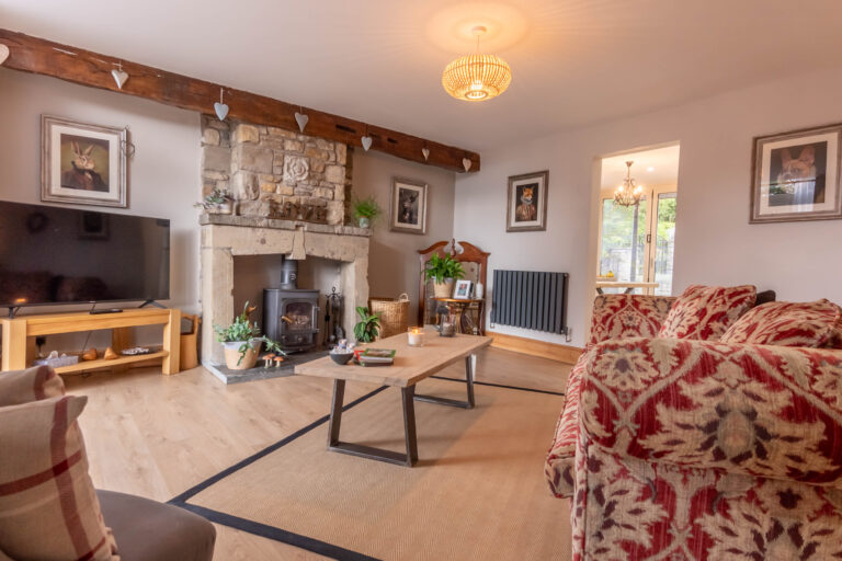 Tudor Rose Cottage Image
