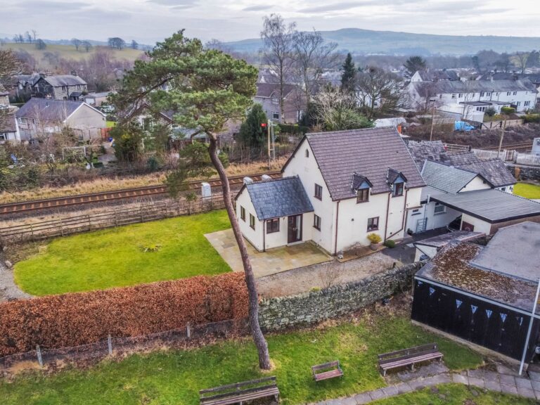 Higher Crossings Cottage Hollins Lane Image
