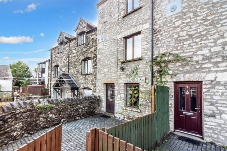 Kirkbarrow Lane Image
