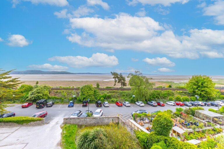 Flat 5 Image
