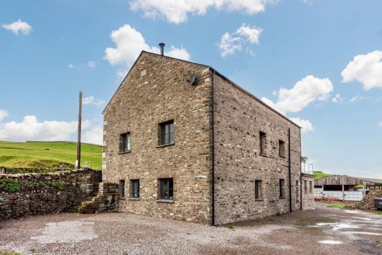 Barn View Image