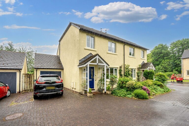 Hawthorn Gardens Image