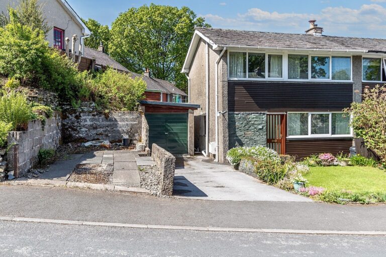 Fairfield Road Image