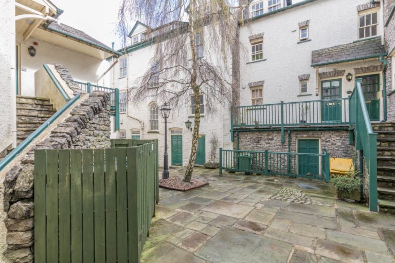 Greencoats Yard Blackhall Road Image