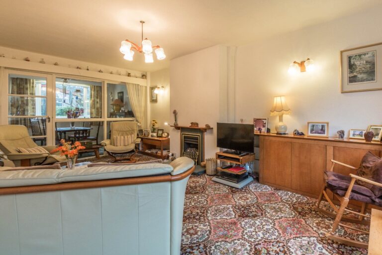 Fairfield Road Image