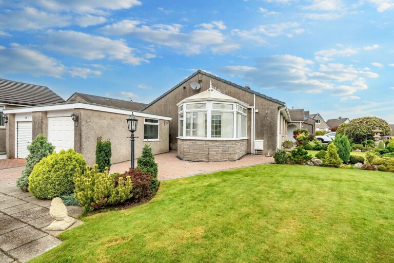 Wray Crescent Image