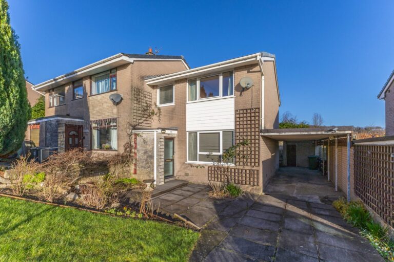 Vicarage Drive Image