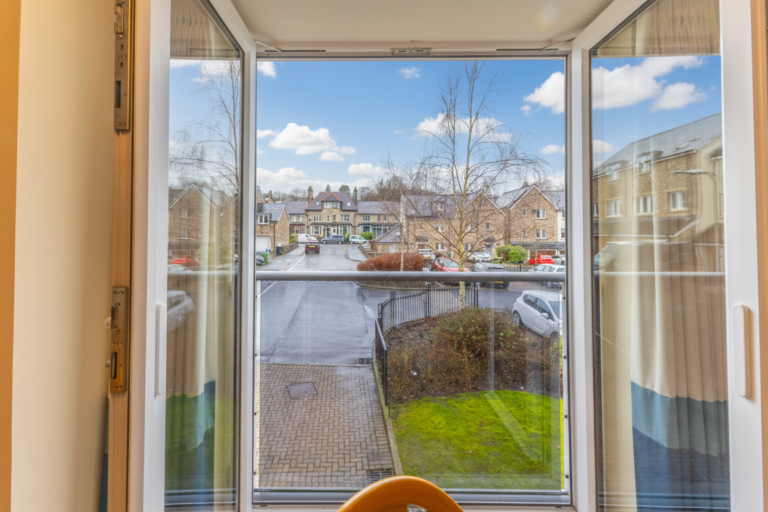 Apartment 33 Image