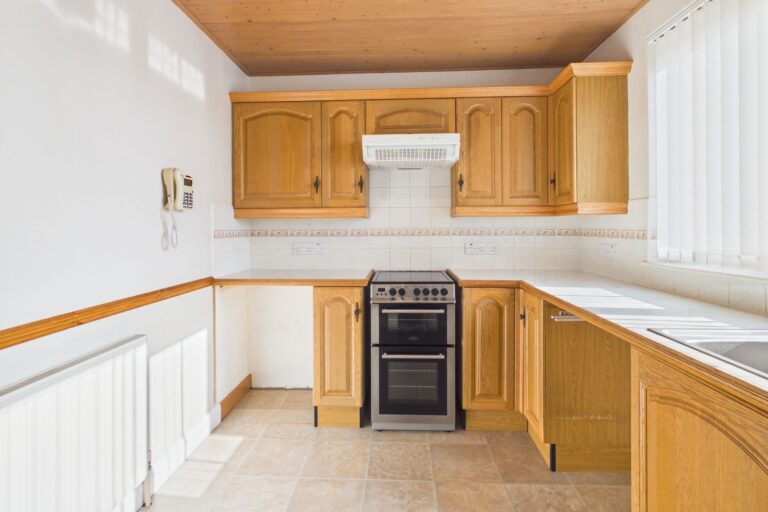 Wray Crescent Image