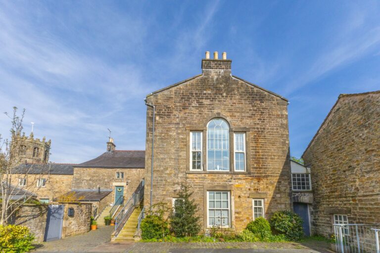 Lingard Gate Main Street Image