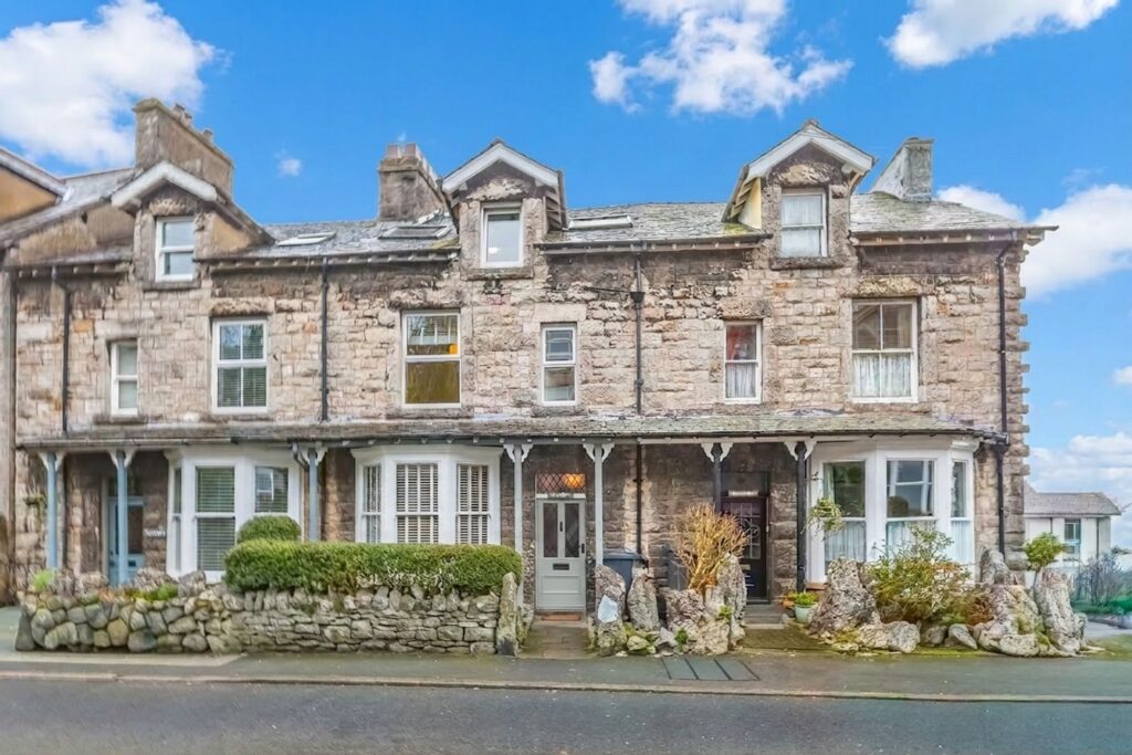 Rountre Fernleigh Road Image 0