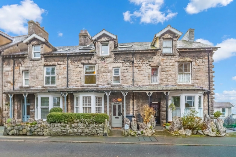 Rountre Fernleigh Road Image