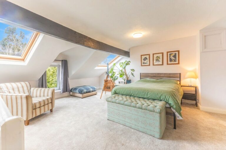 Rountre Fernleigh Road Image