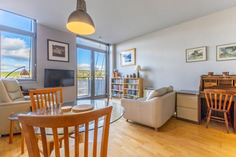 Sand Aire House Stramongate Image