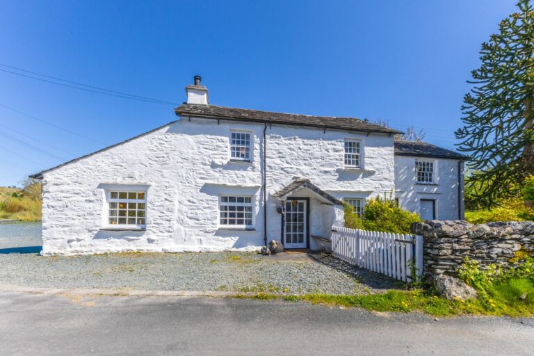 Corner Cottage Image