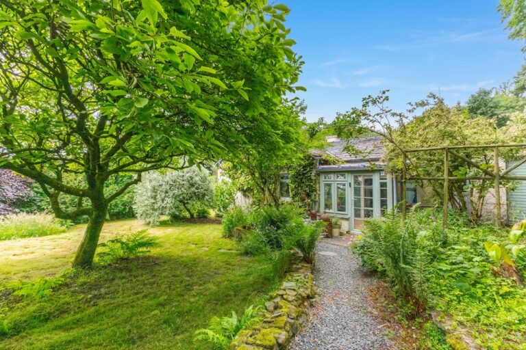 Birds Park Cottage Sedbergh Road Image