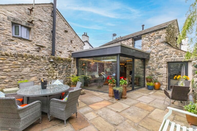 Ford Byre Image
