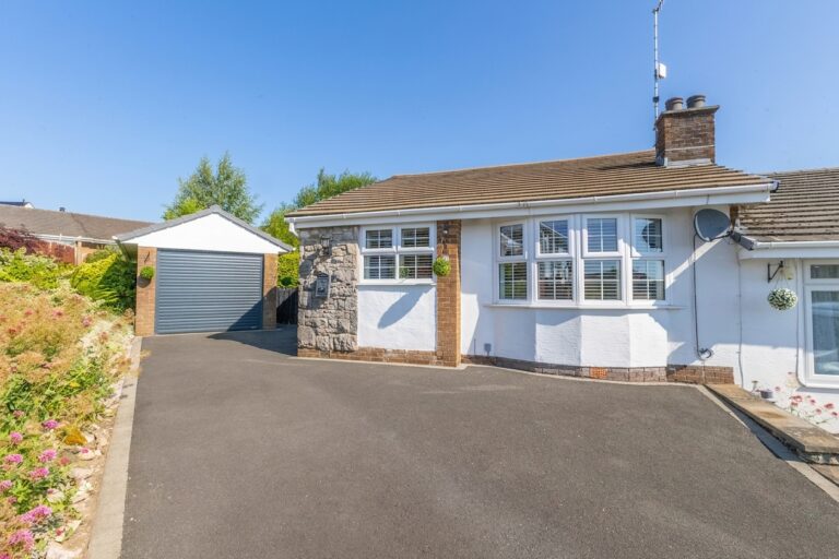 Hillswood Avenue Image