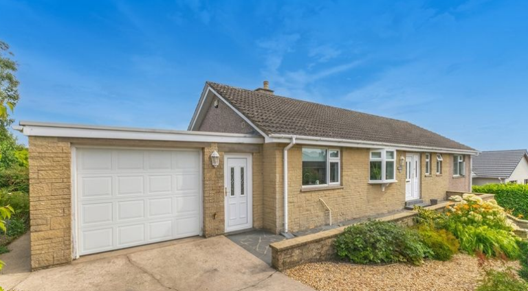 Priory Crescent Image