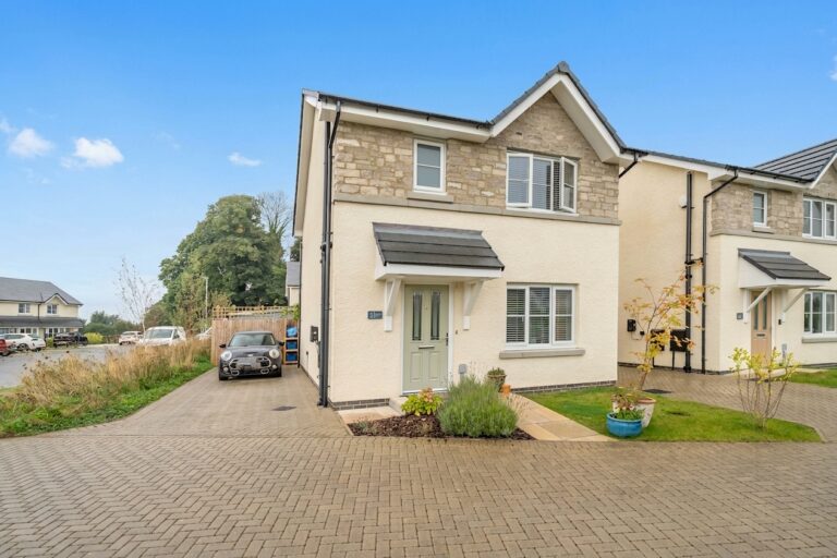 Goldfinch Drive Image