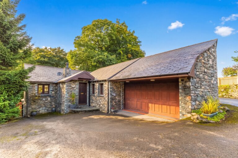 Oakwood Smithy Lane Image